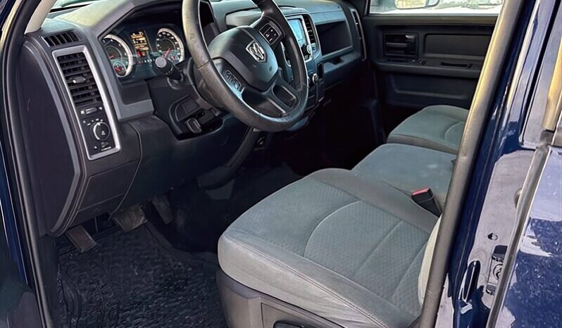 
								2017 RAM 1500 ST 4X4 full									