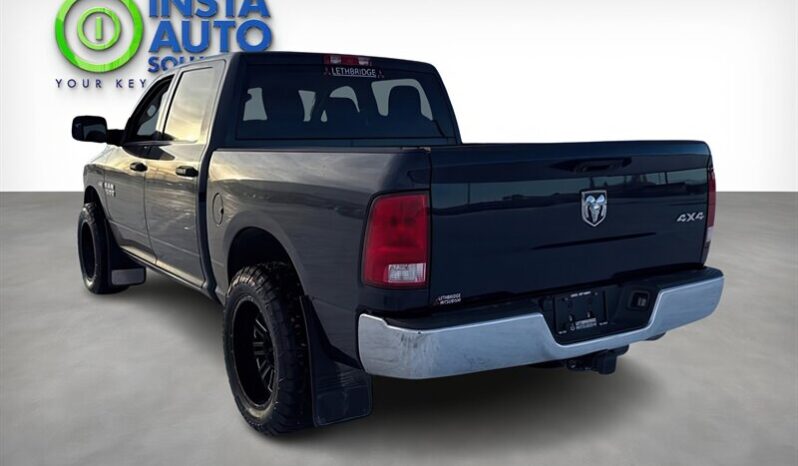 
								2017 RAM 1500 ST 4X4 full									