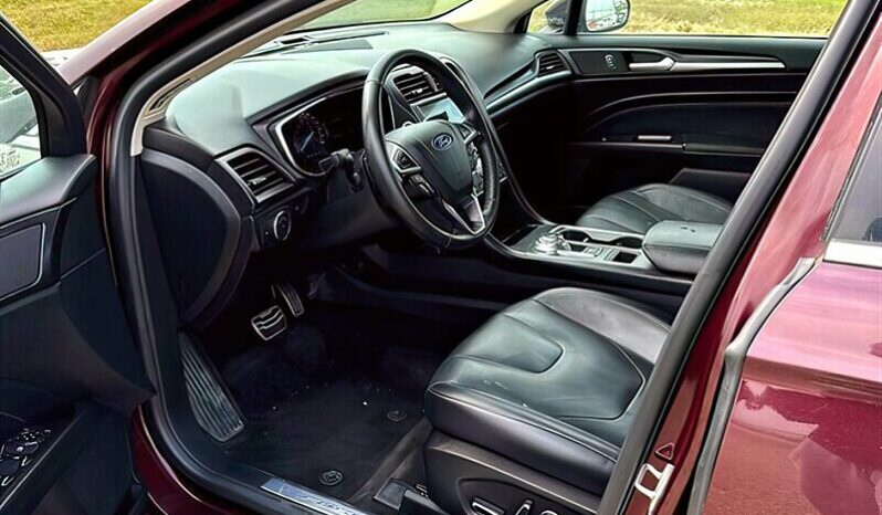 
								2018 Ford Fusion Titanium AWD full									