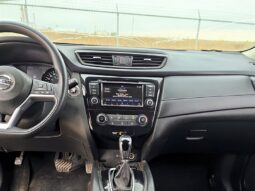 
										2018 Nissan Rogue SV AWD full									