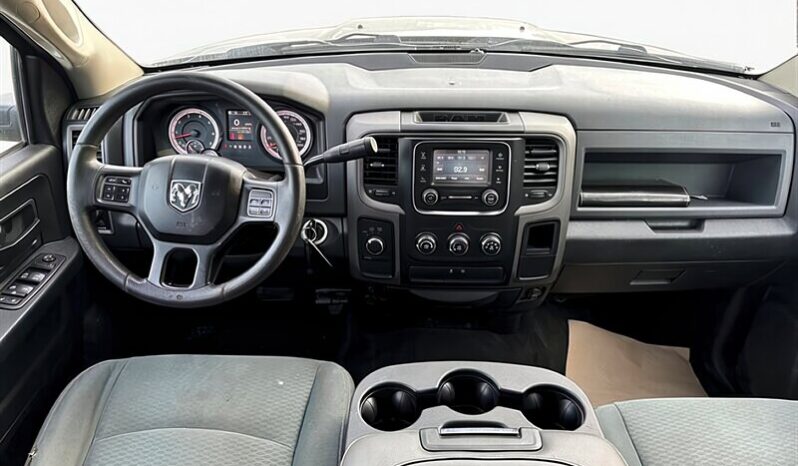 
								2017 RAM 1500 ST 4X4 full									