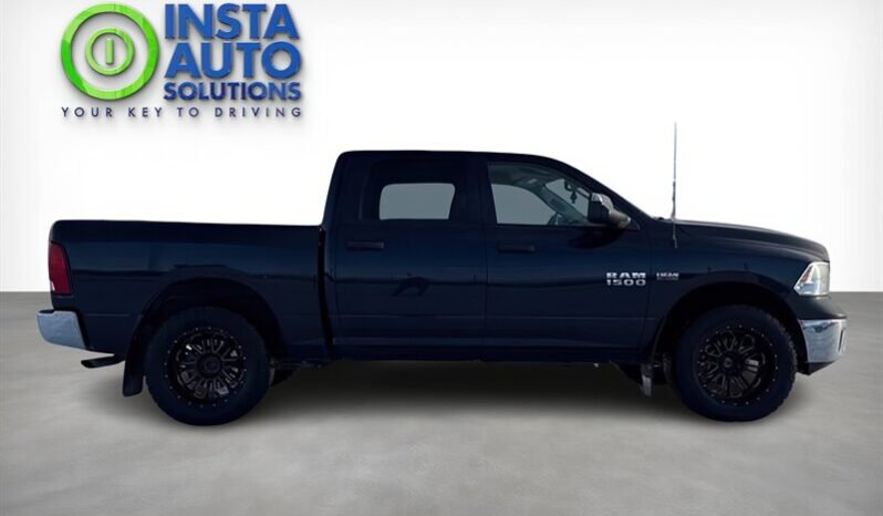 
								2017 RAM 1500 ST 4X4 full									