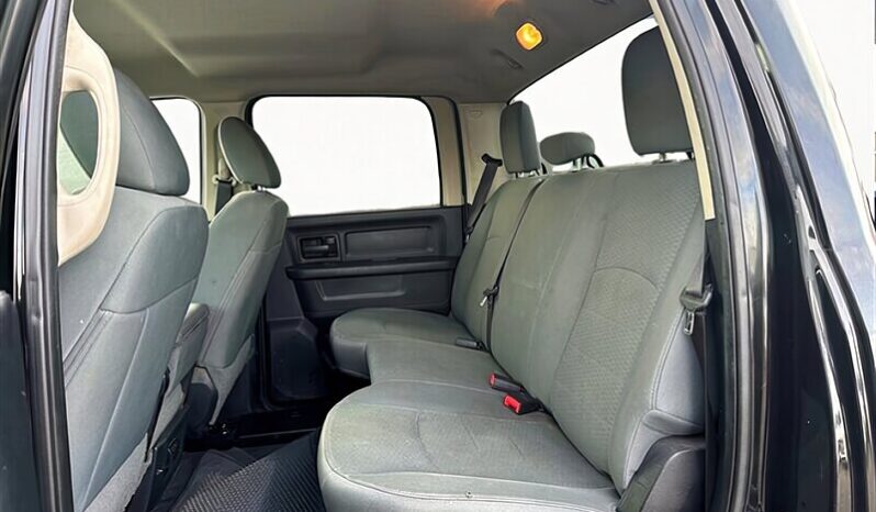 
								2017 RAM 1500 ST 4X4 full									